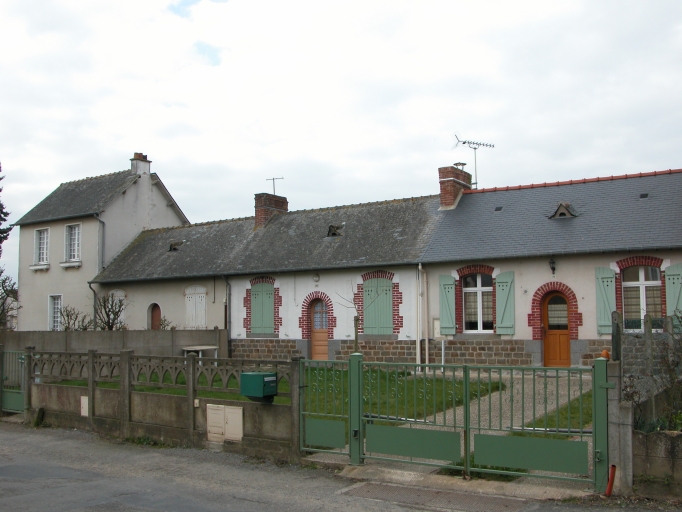 Maisons en série, 16-22 rue de la Gare (Gévezé)