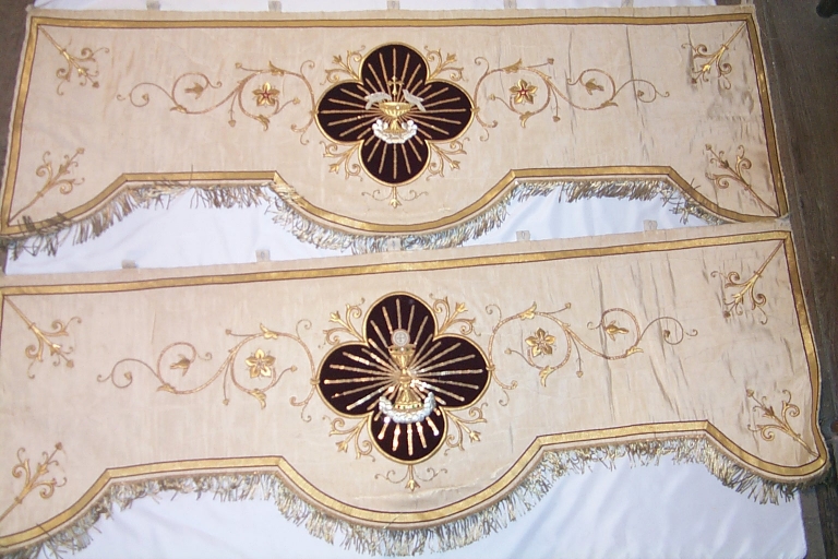 Garniture de dais de procession 2