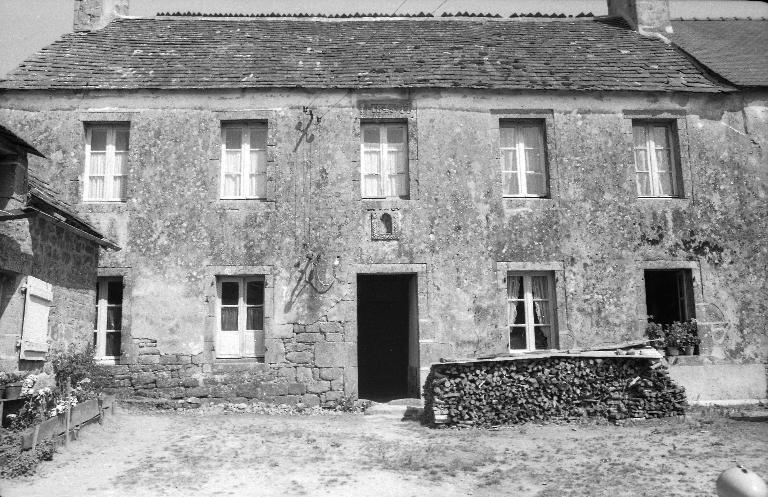 Bourg de Locmalo