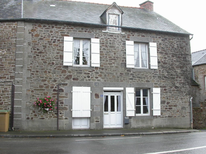 Maison à boutique, 5 rue du Fort, la Barrière (Saint-Père-Marc-en-Poulet)