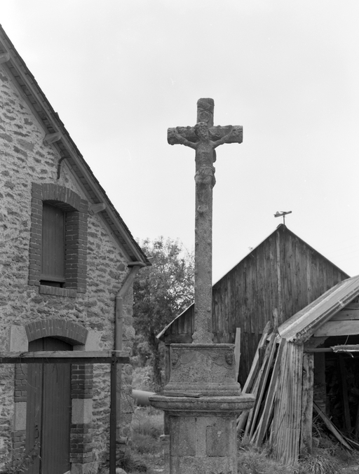 Croix monumentale, Kerdréan (Cléguérec)