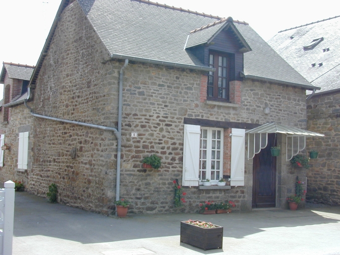 Maison, 8 rue des Ecoles (Feins)