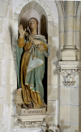 Statue sur culot : Sainte Geneviève