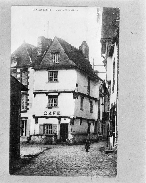 Maison à boutique, dite de la Truie qui file, 3, place du Bouffay ; 38, rue du Général-de-Gaulle (Malestroit)