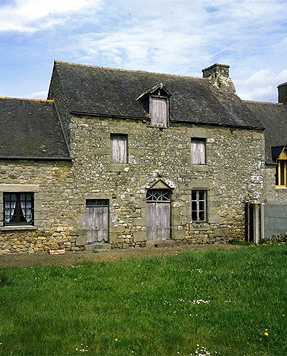 Maison de prêtre, le Bois Quinou (Baguer-Morvan)