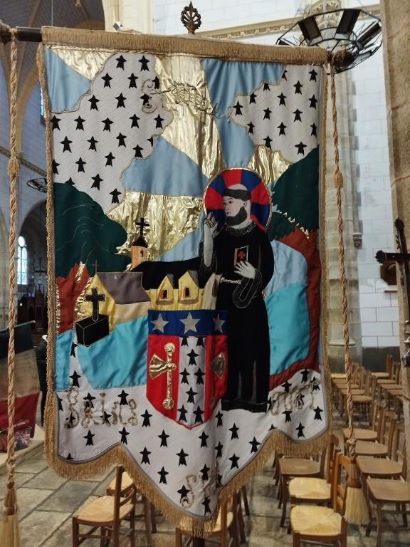 Bannière de procession : saint Méen, église Saint-Jean-Baptiste (Bains-sur-Oust)