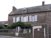 Maison, 12 rue Carrée (Châteauneuf-d'Ille-et-Vilaine)