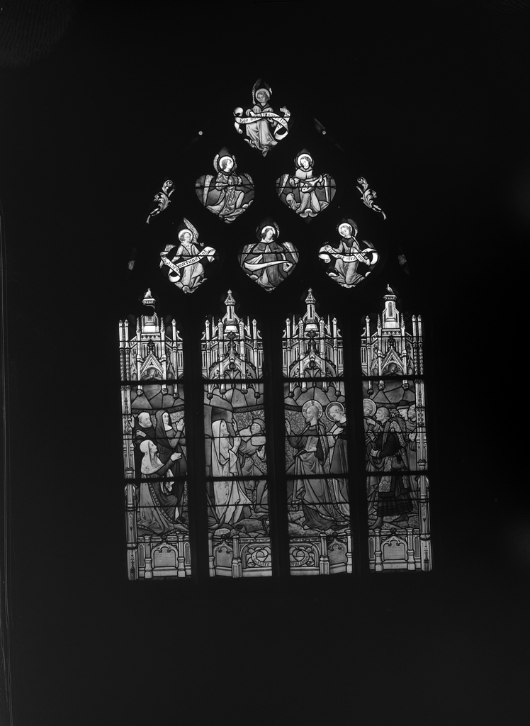 Verrière : Résurrection de Lazare (baie 10), cathédrale de Saint-Paul-Aurélien (Saint-Pol-de-Léon)