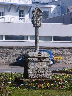 Croix de chemin, dite croix Joubin, carrefour Faubourg Saint-Michel ; rue des Augustines (Malestroit)