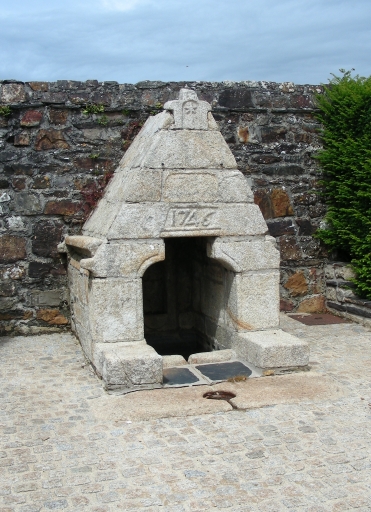 Fontaine de dévotion (Dinéault)