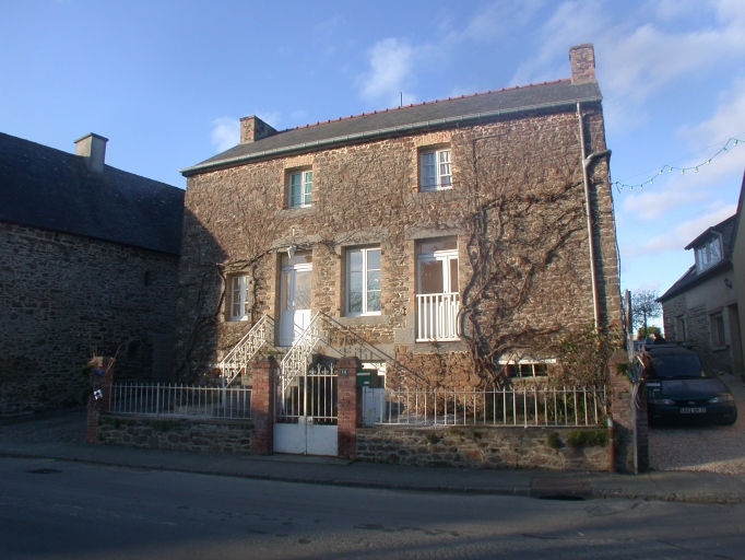 Maison, rue de la Source (Saint-Guinoux)
