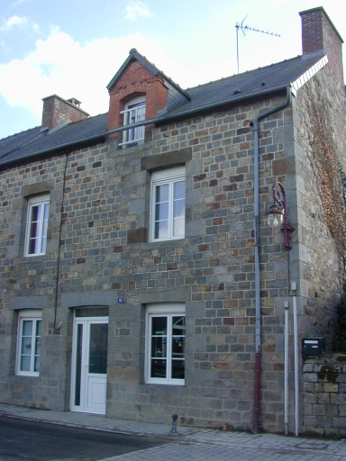 Maison, 10 rue des Ecoles (Montreuil-sur-Ille)