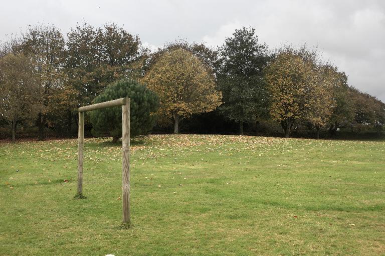 Tumulus, Lanvenec-Parc-an-Dorguen (Lanrivoaré)