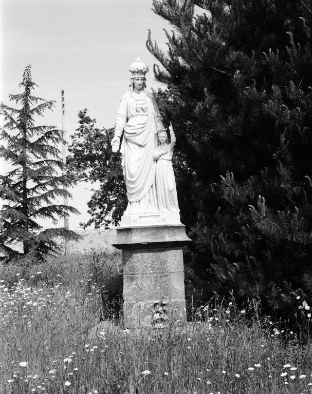 Monument sainte-Anne-et-la-Vierge, R.N. 165 (Theix fusionnée en Theix-Noyalo en 2016)