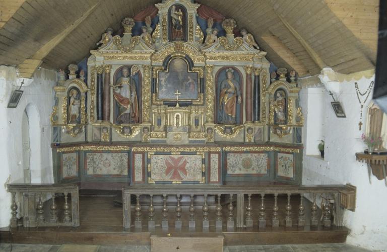 Ensemble du maître-autel : autel, retable, tabernacle, 2 gradins d'autel, chapelle Saint-Mélec (Lanouée fusionnée en Forges de Lanouée en 2019)