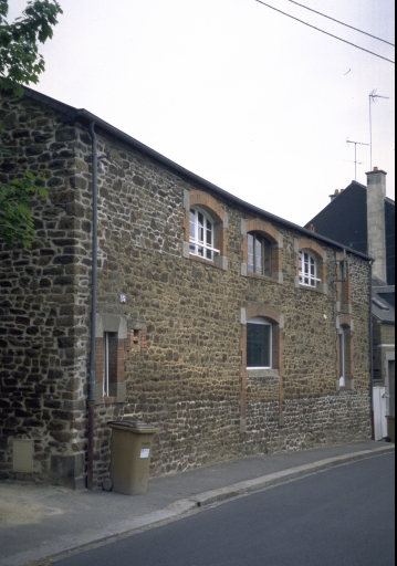Usine de chaussures Morel et Cie, puis P. Thébault, actuellement maison, 15 rue de Beaumanoir (Fougères)