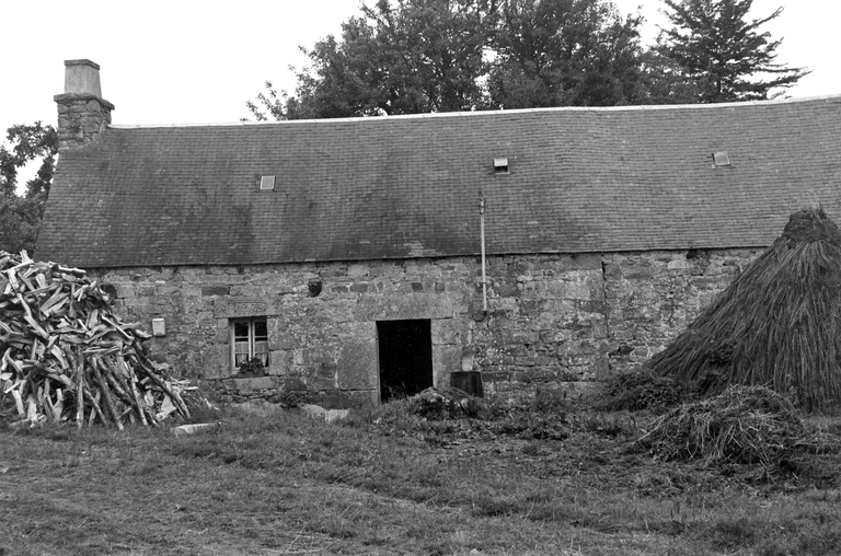 Maison, Kerviou (Duault)