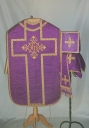 Ornement violet 1 : chasuble, bourse du corporal, étole, manipule, voile du calice