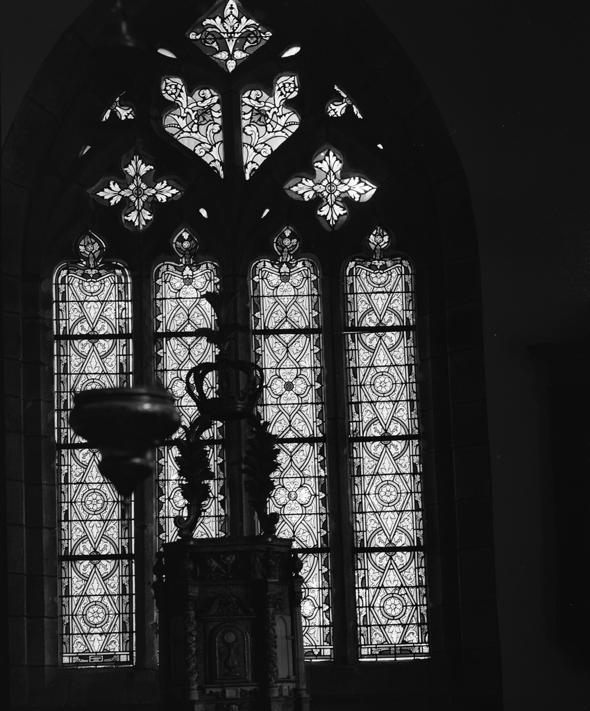 2 verrières décoratives (baies 0 et 2), chapelle Saint-Aubin (Pont-Scorff)
