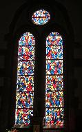 Ensemble de quatre verrières de la baie 2 : Les mystères du Rosaire et des baies 6, 8 10, non figuratives, église Saint-Gilles (Malestroit)