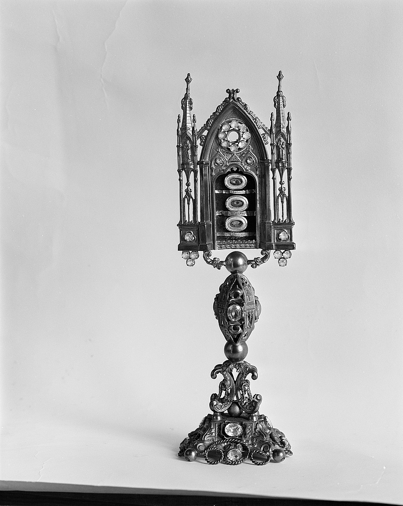 Reliquaire-monstrance, style néo-gothique, chapelle Saint-Sébastien (Sarzeau)