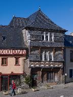 Maison de marchand, 2 place du Martray (La Roche-Derrien fusionnée en La Roche-Jaudy en 2019)