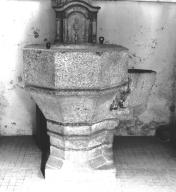 Fonts baptismaux, église Saint-Nicodème (Quily fusionnée en Val d'Oust en 2016)