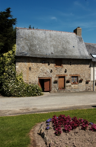 Maison de maître, puis écurie, le Soret (Montreuil-le-Gast)