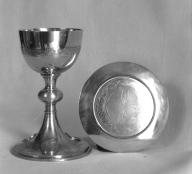 Calice, patène (2), église paroissiale Saint-Nicolas (La Dominelais)