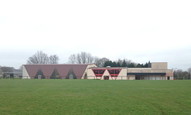 Salle des sports, rue Langlet (La Bazouge-du-Désert)