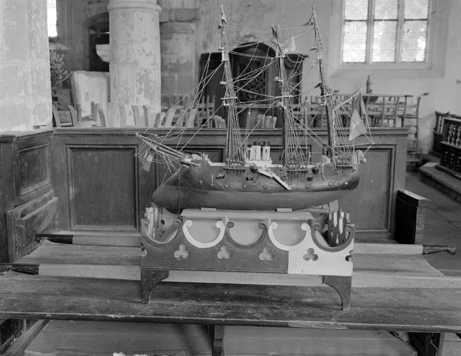 Ex-voto, maquette (ex-voto de procession) (1), dit le saint Tugen, chapelle Saint-Tugen (Primelin)