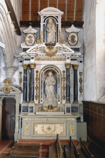 Ensemble de l'autel de saint Pierre (ancien autel de saint Sébastien) : autel, retable, gradin d'autel, 2 degrés d'autel