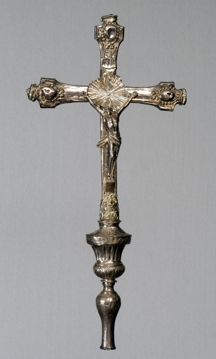 Croix de procession (Pluméliau fusionnée en Pluméliau-Bieuzy en 2019)