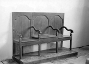 Fauteuil de célébrant, chapelle de la Trinité (Cléguérec)