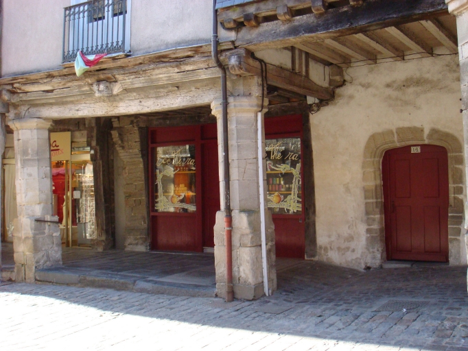 Maison à porche, 16 rue Poterie (Vitré)