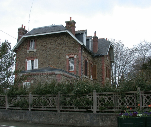 Maison, 1 boulevard Saint Hubert ; rue de la République (Etables-sur-Mer fusionnée en Binic-Etables-sur-Mer en 2016)