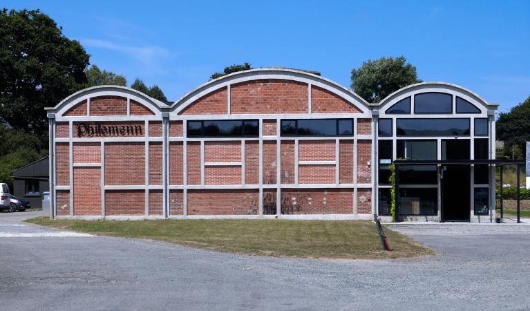 Remise à machines et voitures de Sainte-Catherine aujourd'hui brasserie Philomenn (Tréguier)