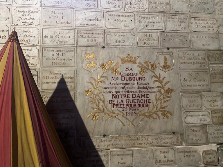 Ensemble d'ex-voto, basilique Notre-Dame-de-La-Guerche (La Guerche-de-Bretagne)