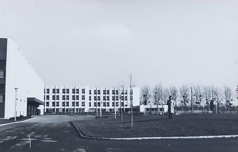 La décoration au titre du 1% artistique du lycée Pierre-Mendès-France, 34, rue Bahon-Rault (Rennes)
