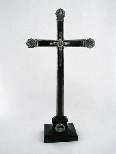 Croix-reliquaire de la Vraie Croix (Maure-de-Bretagne fusionnée en Val d'Anast en 2017)