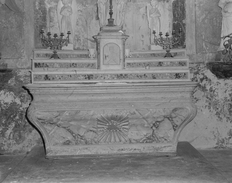 Autel, tabernacle (maître-autel, autel tombeau), chapelle Saint-Michel de Brangolo (Theix fusionnée en Theix-Noyalo en 2016)