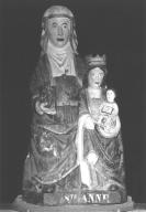 Groupe sculpté : sainte Anne Trinitaire, chapelle Notre-Dame-de-Grâces (Locmalo)