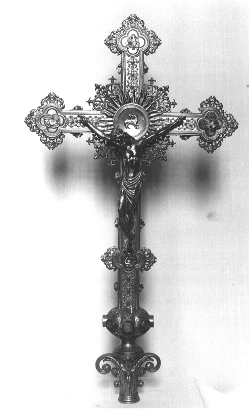 Croix de procession, style néo-gothique, église paroissiale Notre-Dame (Colpo)