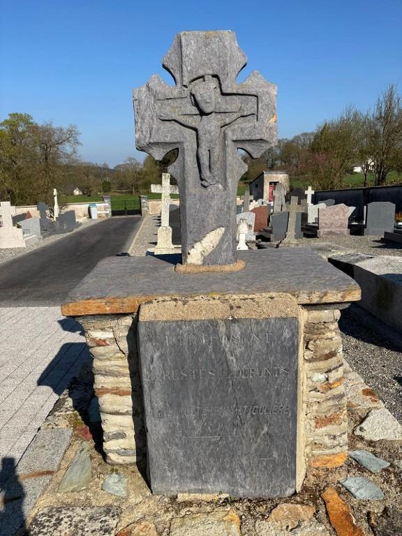 Croix de cimetière (Quelneuc fusionnée en Carentoir en 2017)