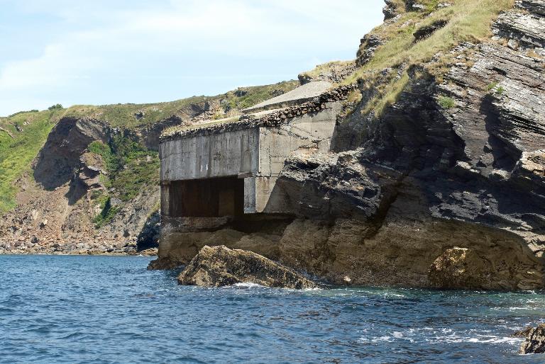 Poste de lancement de torpilles (pour torpille de type G7a modèle 1938 propulsée par air comprimé), Au ras de l'eau, à l'est de la batterie de Beaufort, Pointe de Cornouaille (Roscanvel)
