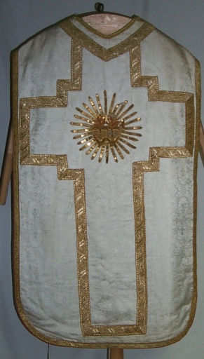 Ornement blanc 7 : chasuble