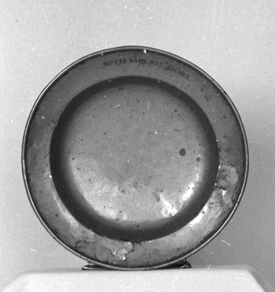 Plat (plat de confrérie), église paroissiale Sainte-Madeleine (Dinéault)