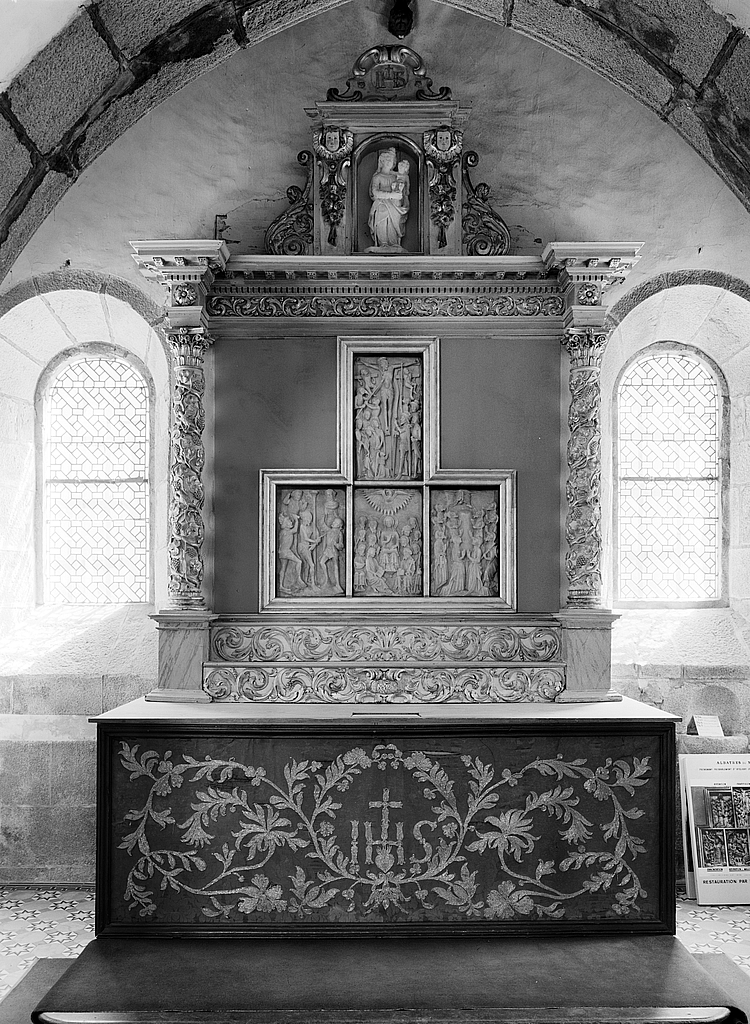 Autel, retable, gradins d'autel (2), devant d' autel (autel secondaire, autel tombeau, retable architecturé), église paroissiale Notre-Dame-de-Croas-Batz (Roscoff)