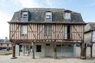 Maison à porche, 1-3 rue du Cheval Blanc (La Guerche-de-Bretagne)