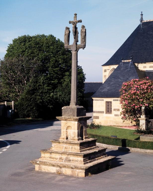 Calvaire édicule, église Saint-Audoën (Rosnoën)